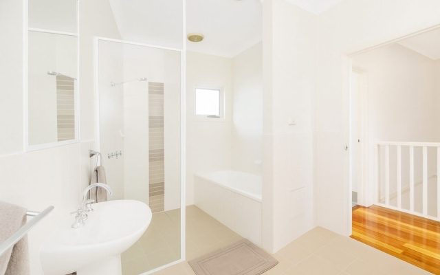 Loftberg Villas – Bathroom – Muswellbrook