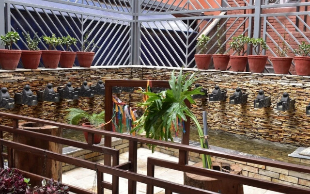Dees Boutique Hotel