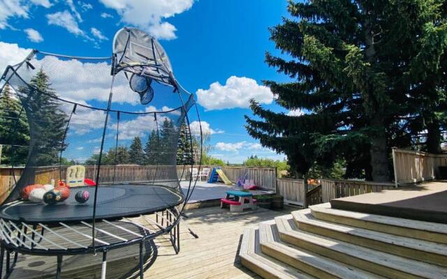 Cozy basement suite-溫馨小屋 designated parking