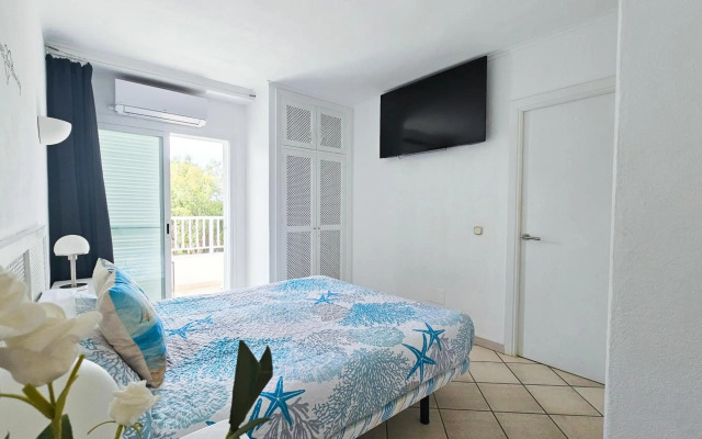 Puerto Banus 2linea playa con piscina y parking privado