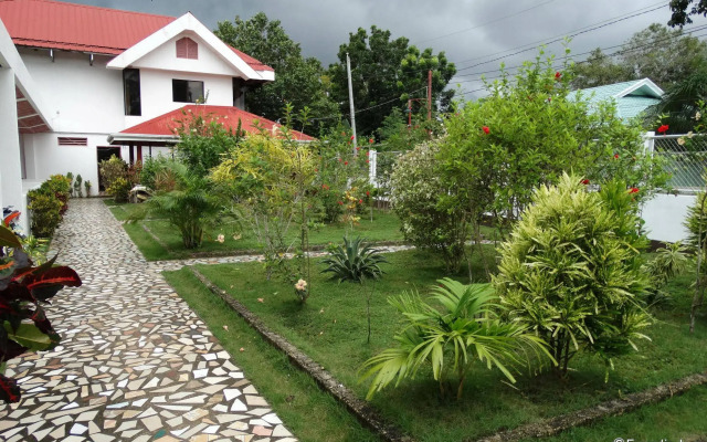 OYO 502 Roberto's Resort