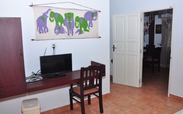 Reds Residency - Homestay