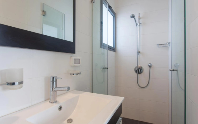 Luxury Penthouse 2 bed near Rothchild