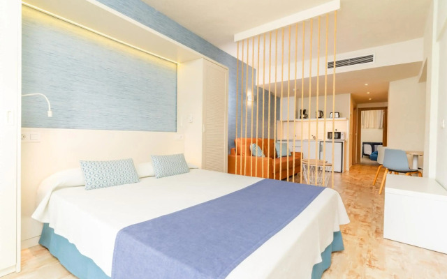 Отель HOVIMA La Pinta Beachfront Family