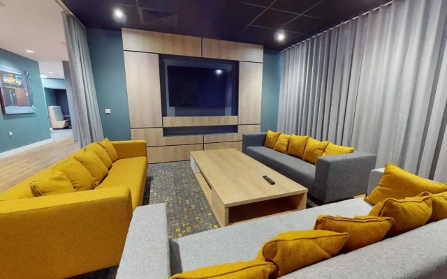 Student Only Will Wyatt Court