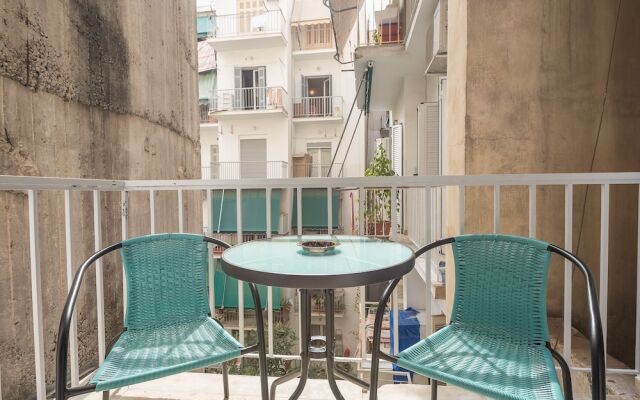 Warm Delightful Acropolis Apartment by Cloudkeys