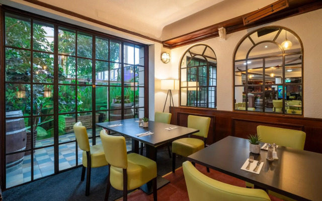 Britannia Sachas Hotel
