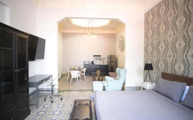 AmazINN Places Rooftop and Jacuzzi VIII