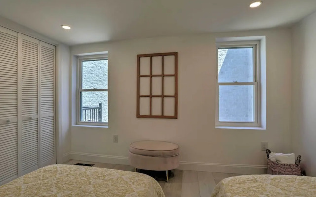 Upscale + Unique Townhome in University City!