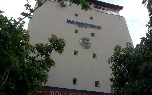 Mola Hotel