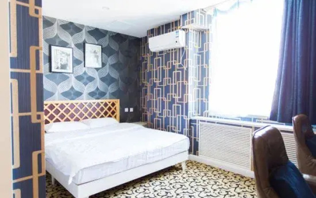 Dalian Yijia Theme Hotel