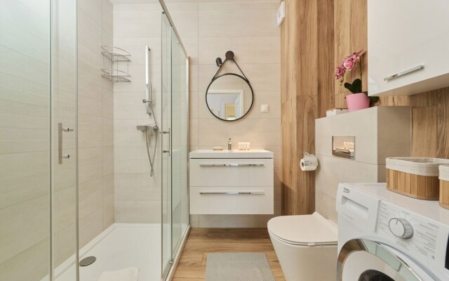 Poznan Apartment With Garden by Renters