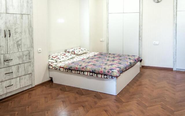 White Apartment Old Tbilisi