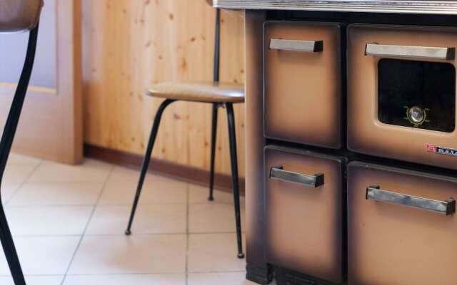 Comfy Holiday Home With Fireplace, Garden Furniture,barbecue