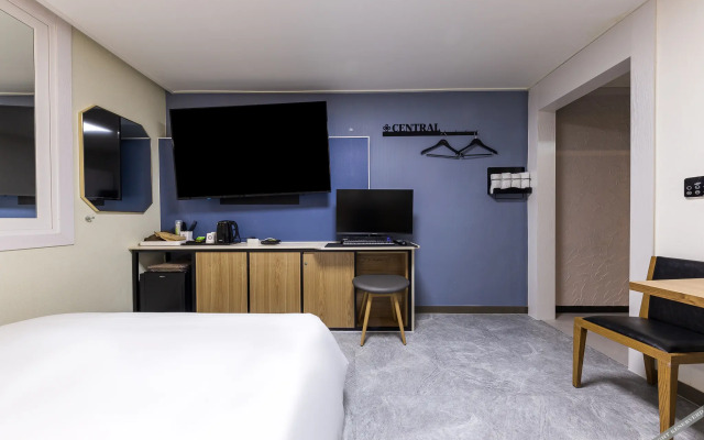 Hotel If