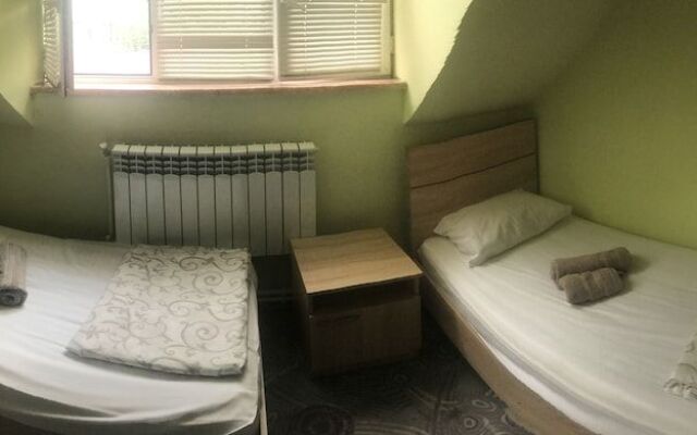 Armenner Hostel and Tours