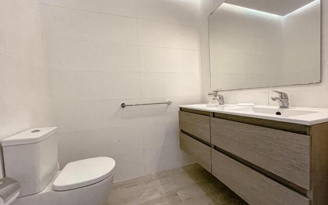 Ocean View Apartment, Heated pool, Free Parking PP207