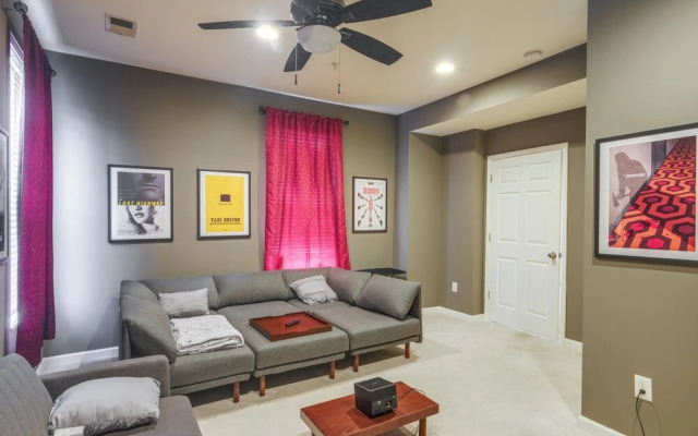 5 Mi to US Capitol: Washington DC Townhome