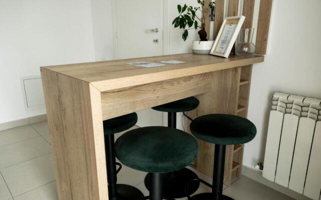 Lara 65 - Cozy & Modern Apartment @ Conest