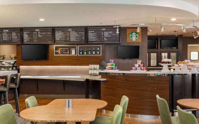 Courtyard Roseville Galleria Mall/Creekside Ridge Drive