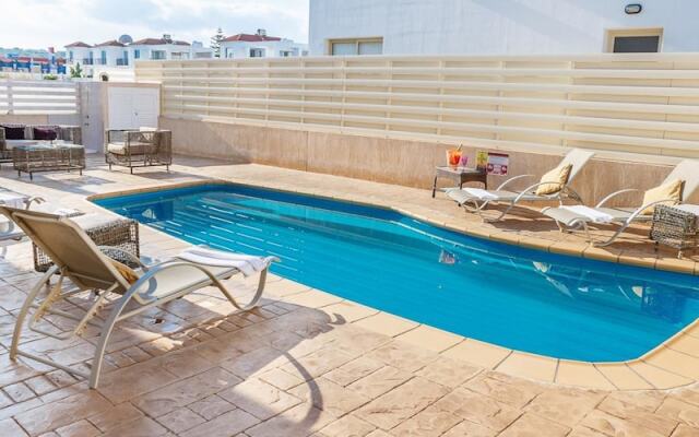Rent Private Villa 035