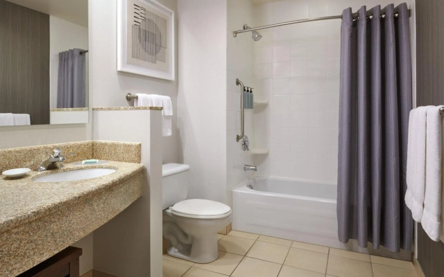 Courtyard by Marriott Ottawa East