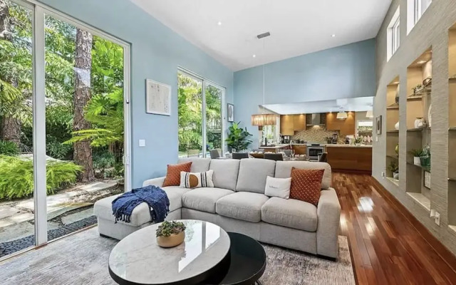 Wilton Manors Stunning Gated Oasis
