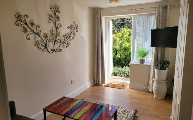 Cozy Central One Bedroom Flat