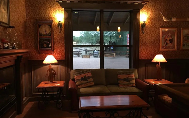 Tombstone Monument Guest Ranch