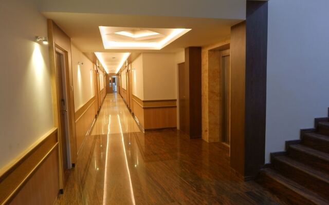 Hotel Aadhi