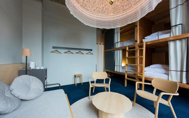 HATCHi Kanazawa - Hostel