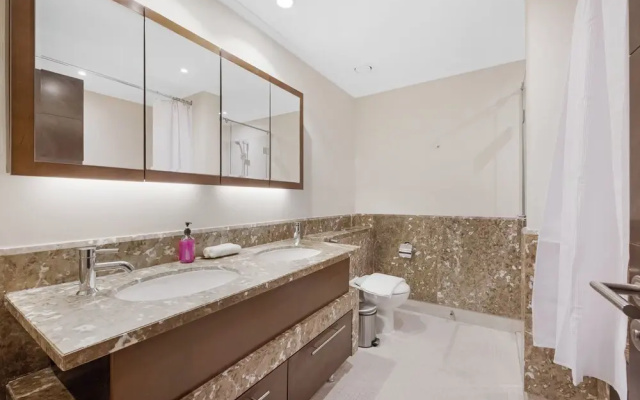 Durrani Homes - The Luxe Retreat 4BR Podium villa with private Jacuzzi and Burj Khalifa View