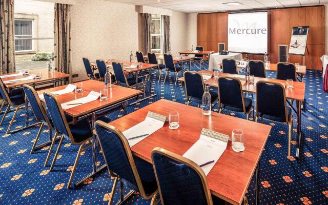 Mercure York Fairfield Manor Hotel