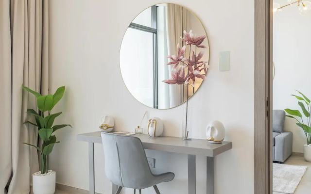 Luxury Stay At JVC with Pool & Gym