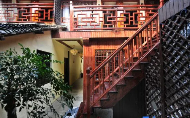 Qianshe Mengli Shuixiang Linhe Inn