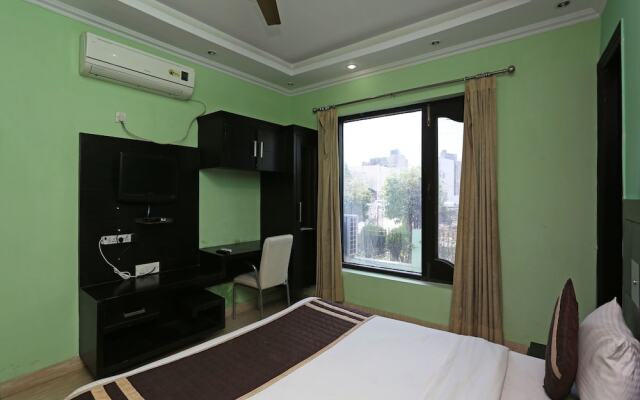 OYO 6895 Hotel Cybercity Rooms & Suites