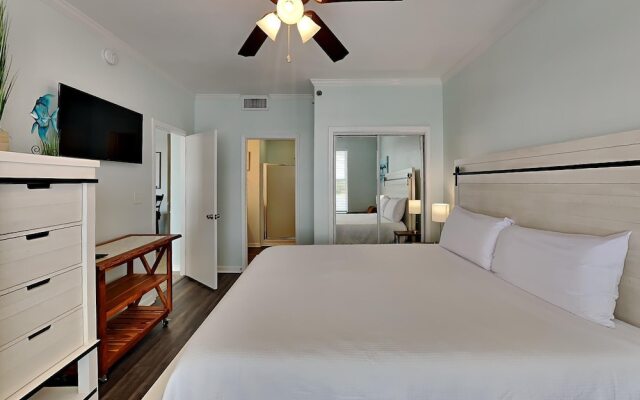 Palm Court Yacht Club #308