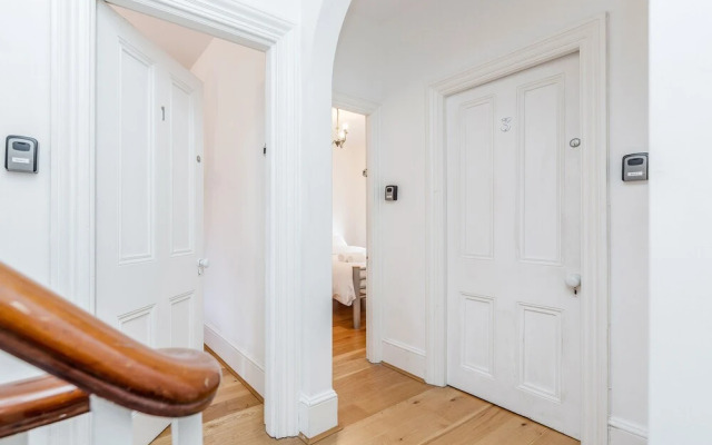 Deluxe 4 BR Oxford Circus Apartment with Terrace