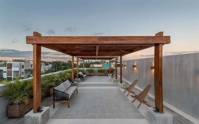 2 BR Great Located Natural Lightning