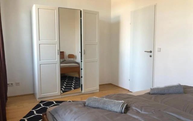 Helle 4 Zimmer Familien-Wohnung mit Balkon! Schloss Schönbrunn in Gehdistanz