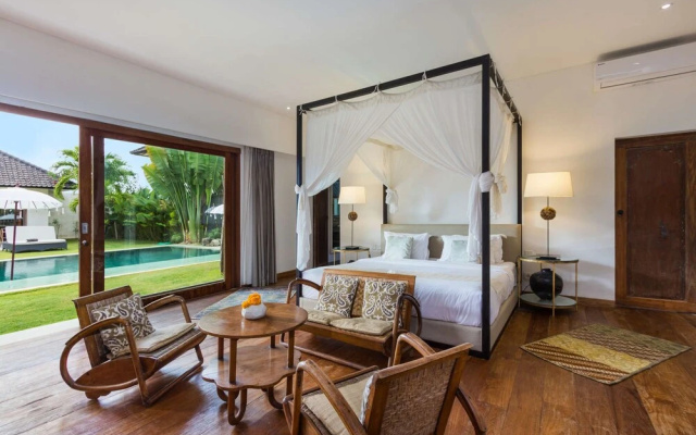 Bali Villa Near the Beach, 2056 – Guest Rooms – Kerobokan Kelod