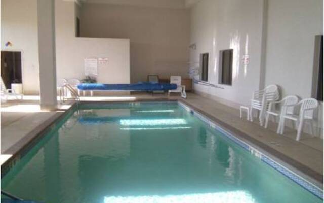 Pleasant Stay Inn & Suites