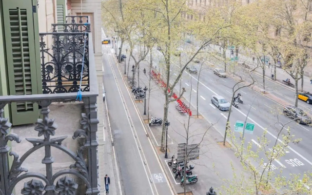 Amazing 5 bedrooms 5 bathrooms by Plaza Catalunya