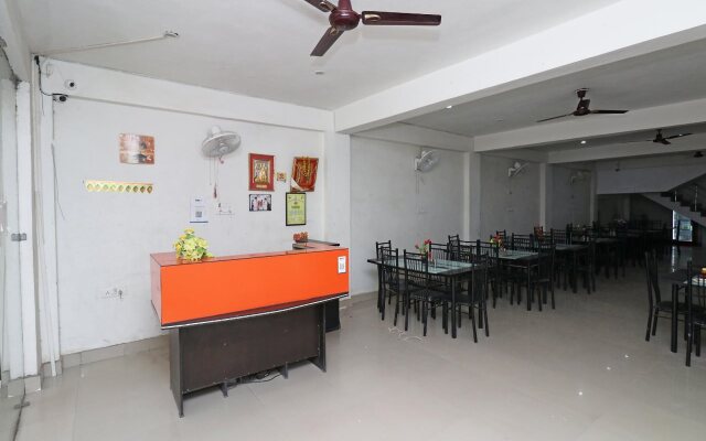 Anmol Plaza by OYO Rooms