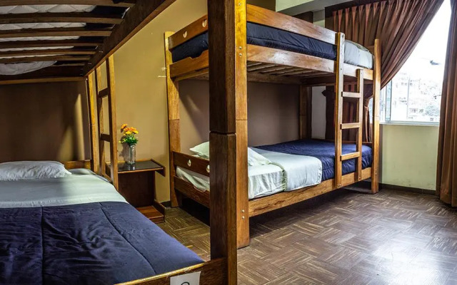 Tupac Hostel - Lima Airport