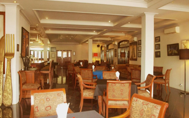 The Gecho Inn Town