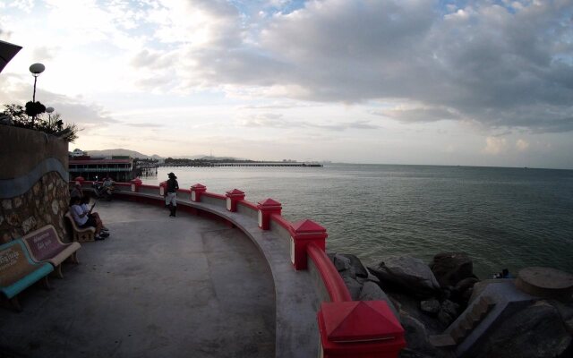 Jetty Huahin Hostel