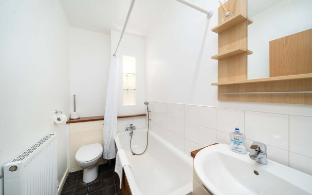 Charming 2-bedroom House in Northfleet