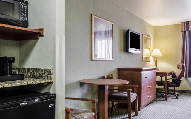 Comfort Inn & Suites Mitchell I-90