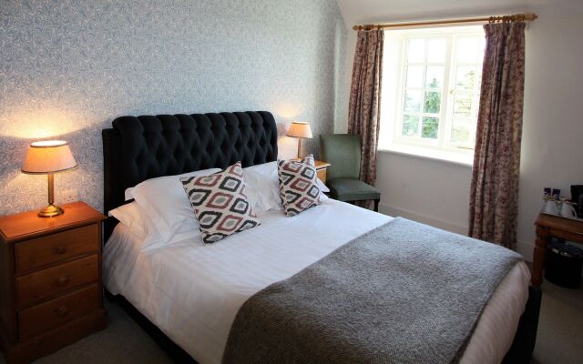 Ravenstone Manor